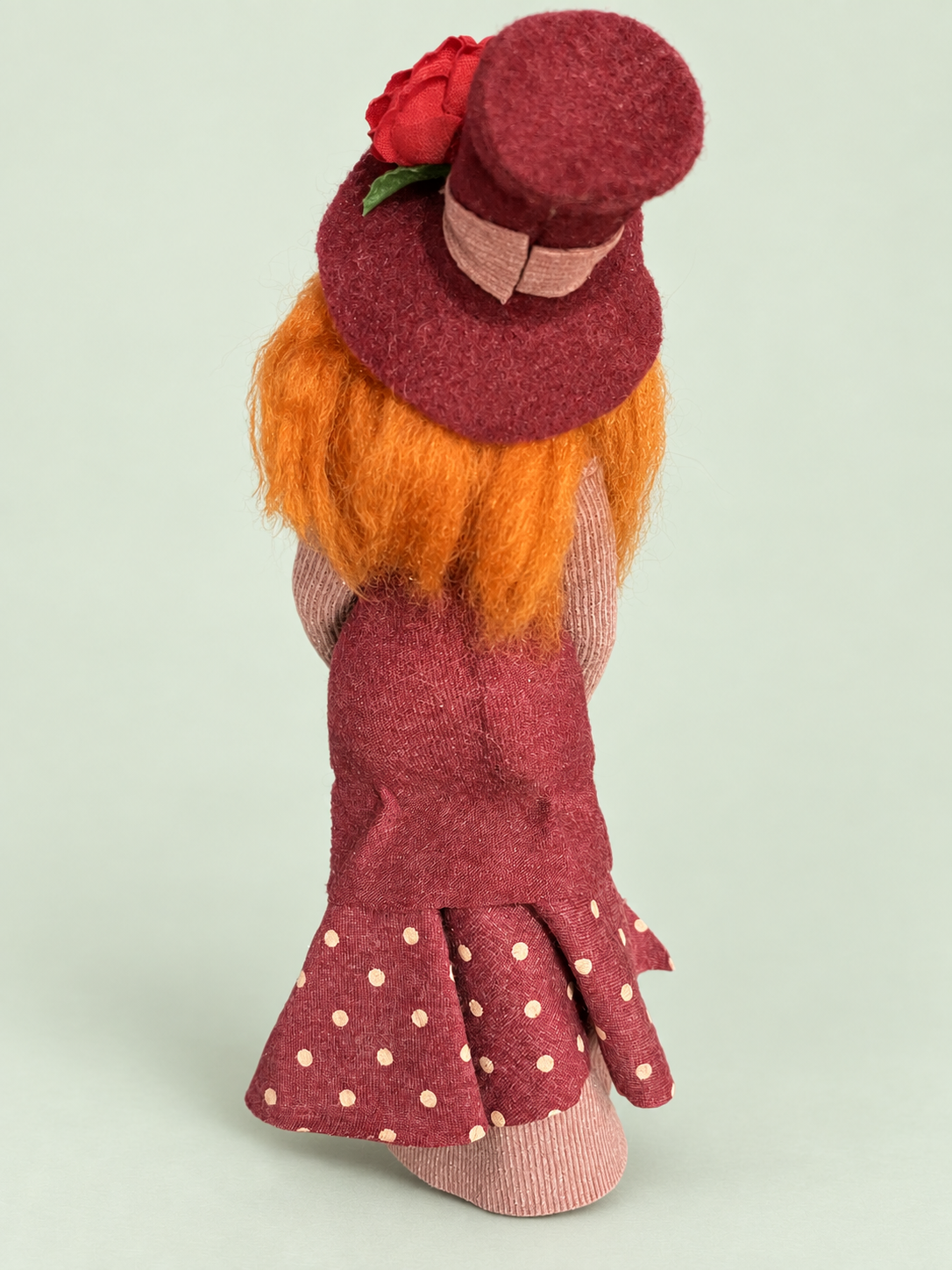 Avelina — Back view