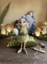 Flor - Pixie — pieza artística de un guardián de abundancia y dinero, hecha a mano por Duendes del Uruguay, vista 2.