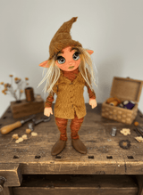 Daisy - Pixie — handmade abundance and money guardian art piece by Duendes del Uruguay, view 2