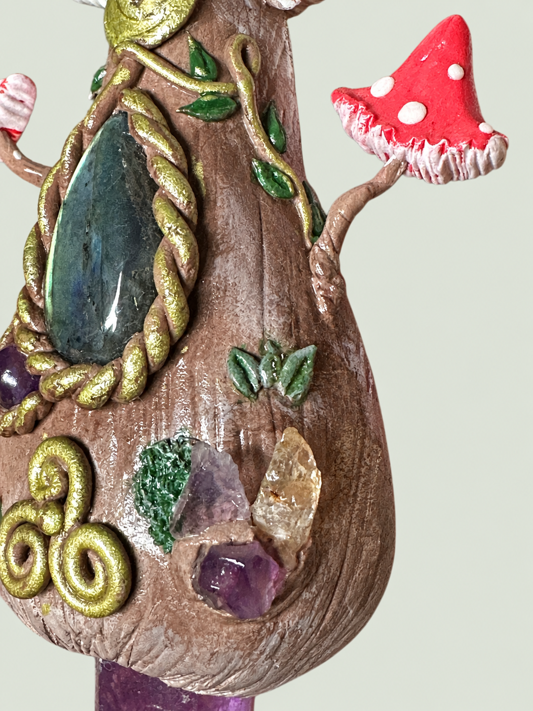 Mushroom talisman · detail